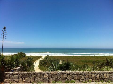Beach of Itaúna in the garden, pool