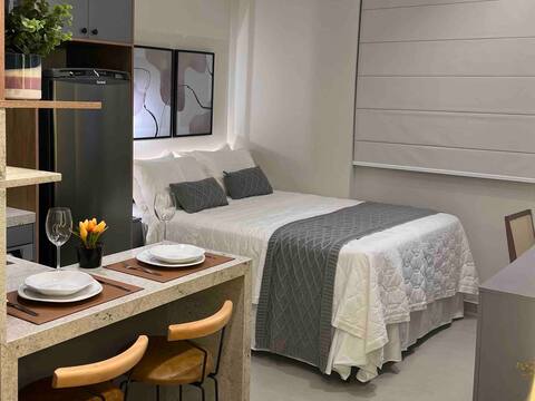 Flat in excellent location with full kitchen