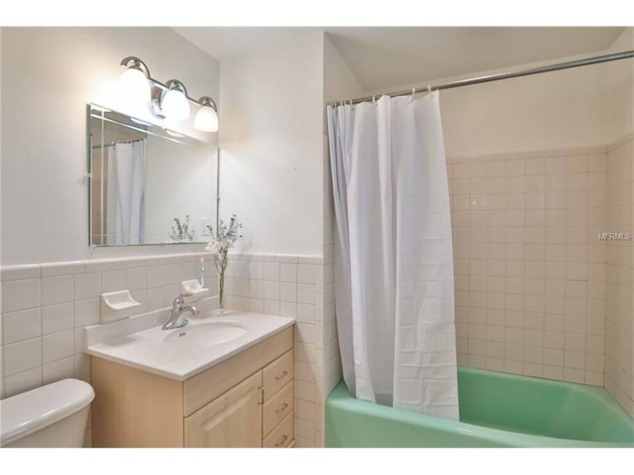 Fourth bathroom