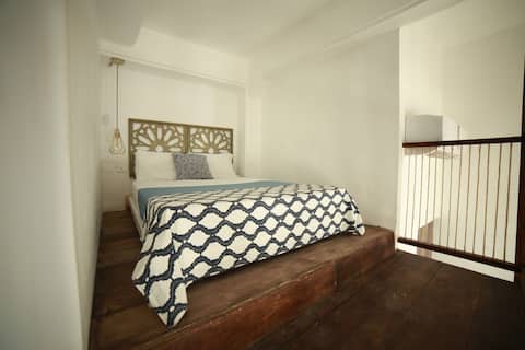 Top performing Airbnb: Colonial Duplex with Balcony - Historic Center in La Matuna