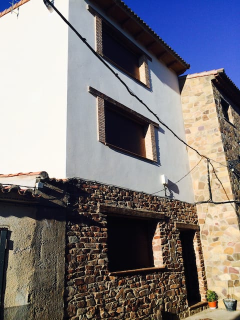 House 3 floors in Castejon Tornos