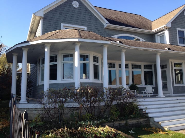 Large Home on Mississippi River Houses for Rent in Wabasha, Minnesota