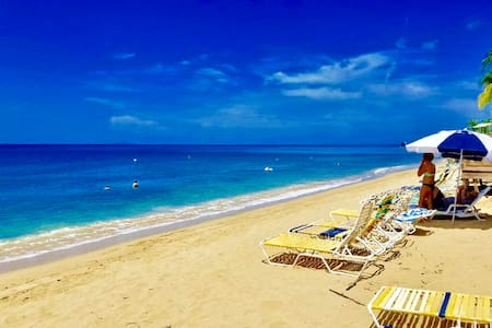 Beach Apartment, Walk to the Beach!