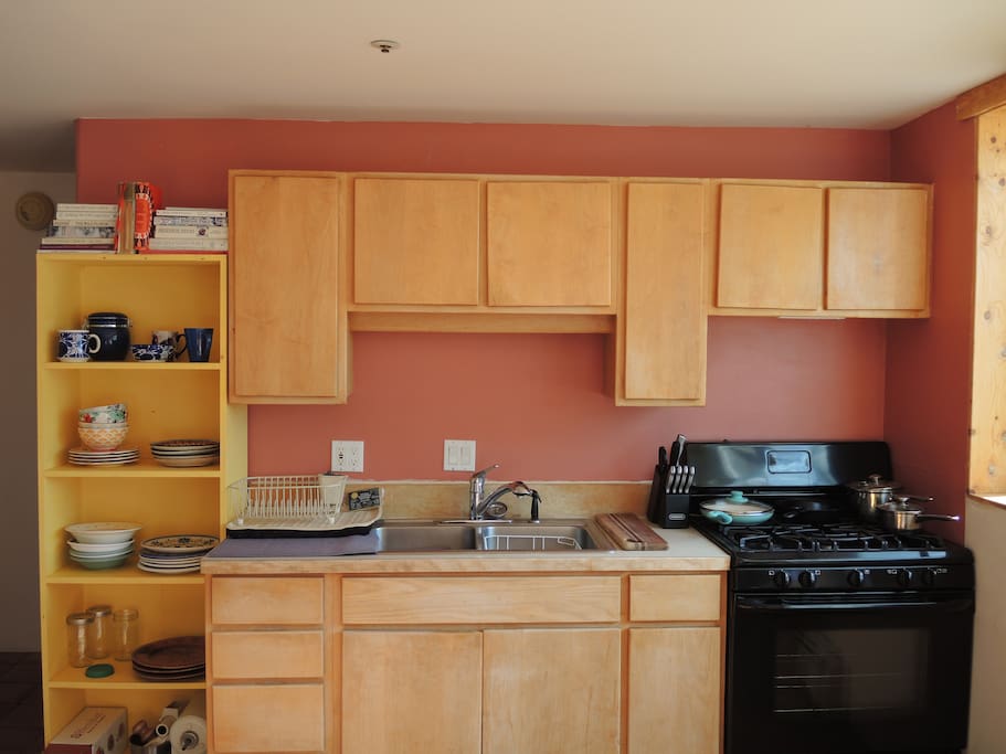 Fully equipped kitchenette