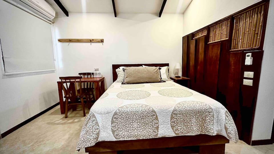 Casa Ola, a bungalow under the almond trees, Santa Teresa, Puntarenas, Costa Rica, photo 9 of 10