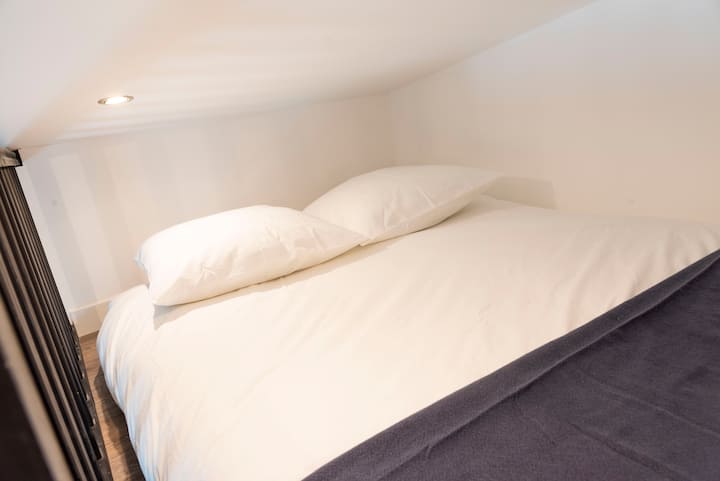 Zwischengeschoss mit Bett für 2 Personen 140/200cm