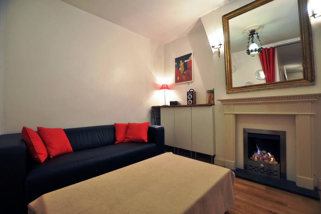 Living room / Dining room (Height adjustable table)