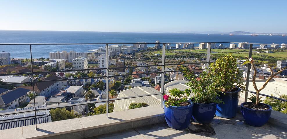 Luxury Modern Home | Springbok Road 3 Bed | Pool gallery image 3