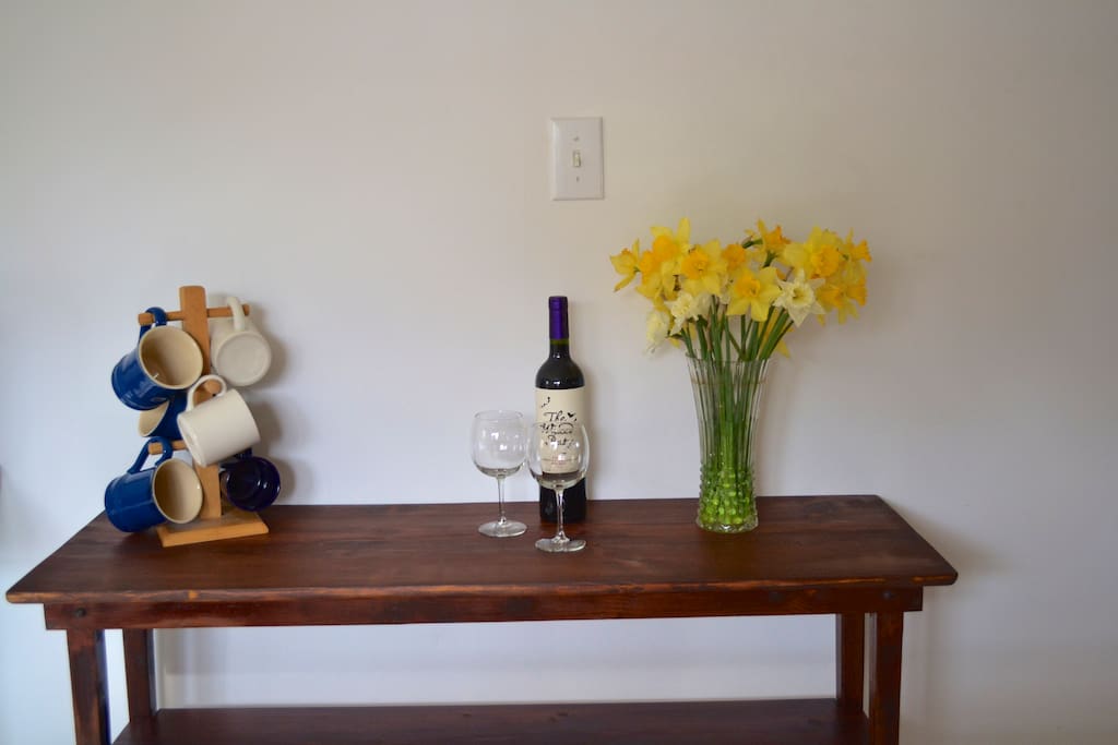 Grab a glass and enjoy life at the river