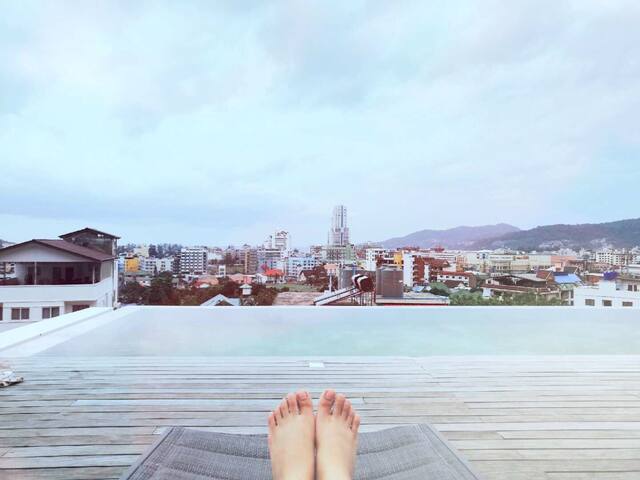 9.提供接机服务*芭东热门区域，网红无边泳池，距离江西冷、班赞市场5分钟！联系问房源