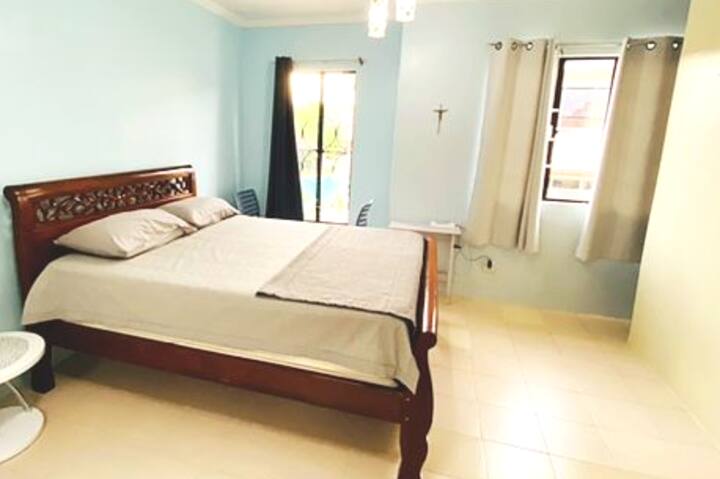 2nd floor main room,
queen size bed, cabinet, smart TV