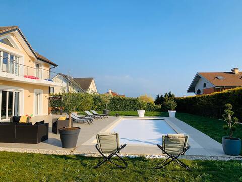 Beautiful entire villa, 330m2, heated pool