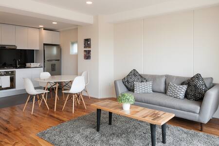 Sunset @10th floor with awesome castle view. 5*!!