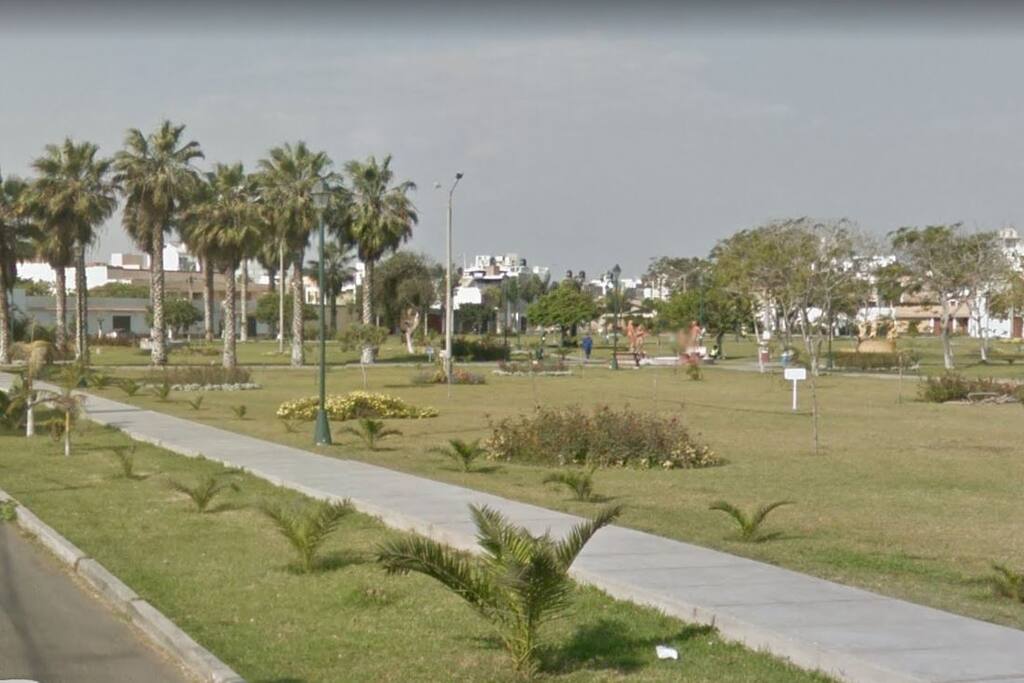 a pocos minutos del Parque de la Familia
