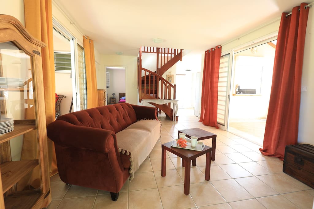 Séjour ouvrant sur terrasse