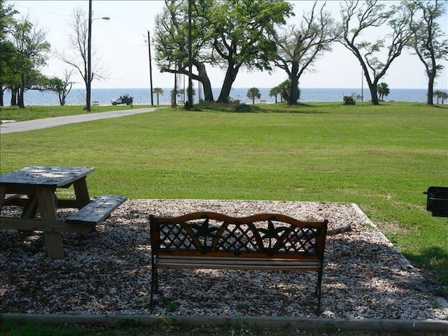 Beachview Vacation Cottage 3 Cottages For Rent In Gulfport