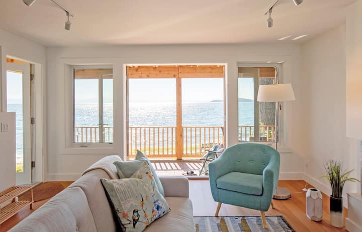 Shoreline Suite; a waterfront getaway