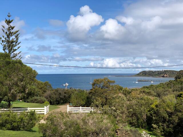 Classic 1960’s Australian Beach House gallery image 2