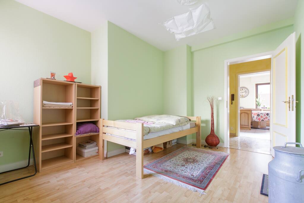 Chambre en enfilade n°2, pouvant être mis a disposition avec la chambre n°1