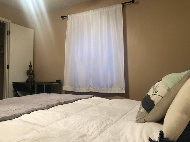 Bayou Room near LSU & I-10(Lease Option Available)