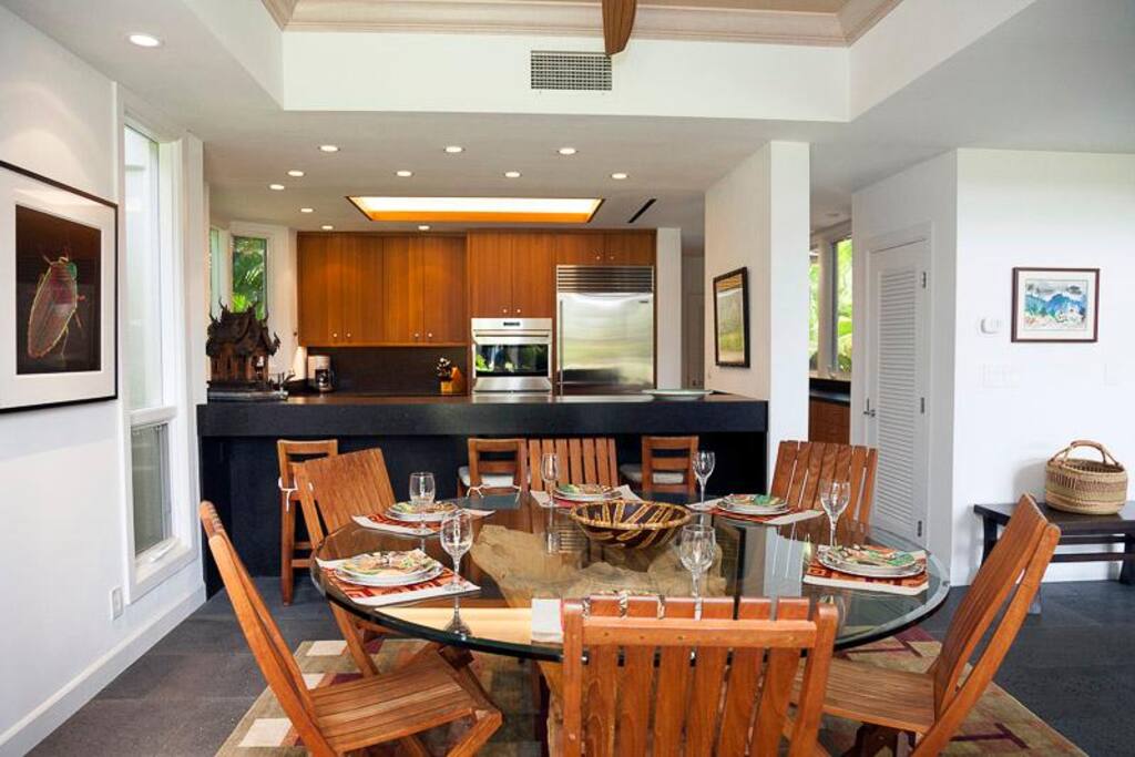 Dining for 6 plus seating for