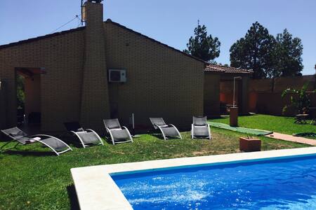Top 20 urbanización novo santi petri vacation rentals, vacation ... Adosa muebles de sala