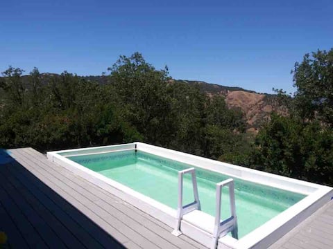 Eco-Chic Sunset Glidehouse-hottub, mountain views