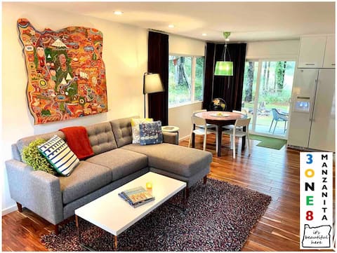 3ONE8 Manzanita ~ modern remodel w/ private yard