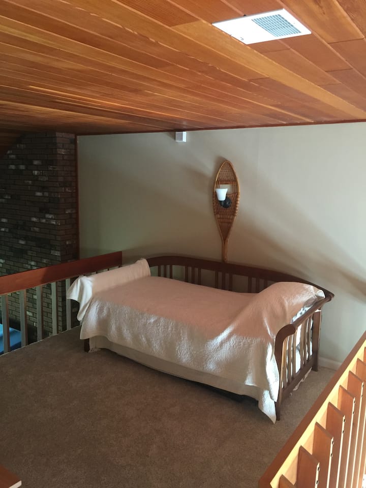 Გამოსაწევი საწოლი 