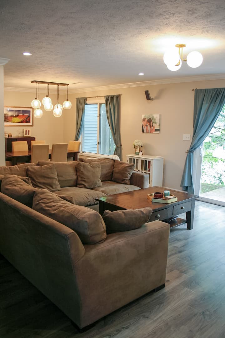3 BD walking distance from downtown