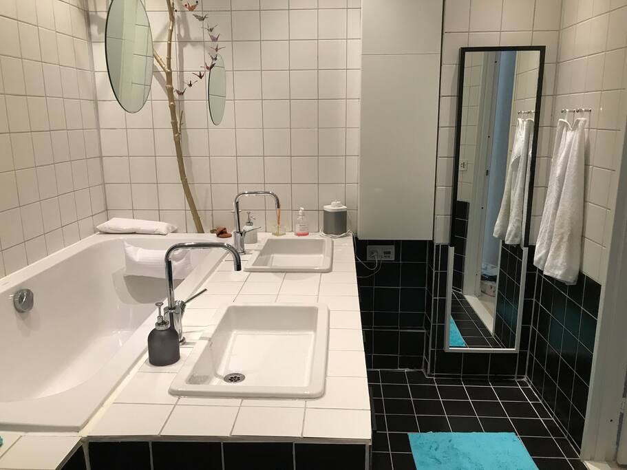 Both bath tube and shower