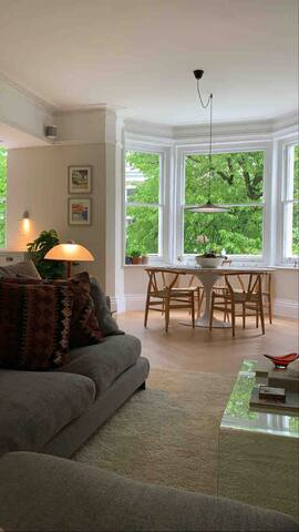 Contemporary, Cosy + Bright 2-bed Belsize/Primrose gallery image 5