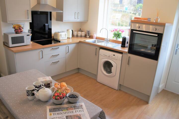 Pristine 4 Bedroom House Fabulous Central Location