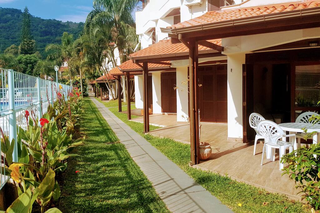 FRENTE PARA PISCINA