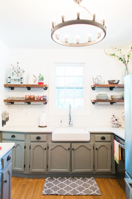 Brand new, updated kitchen