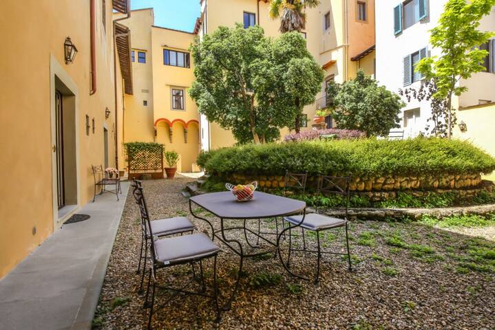 Dragomanni 2 Bedroom Apartment with Garden gallery image 2