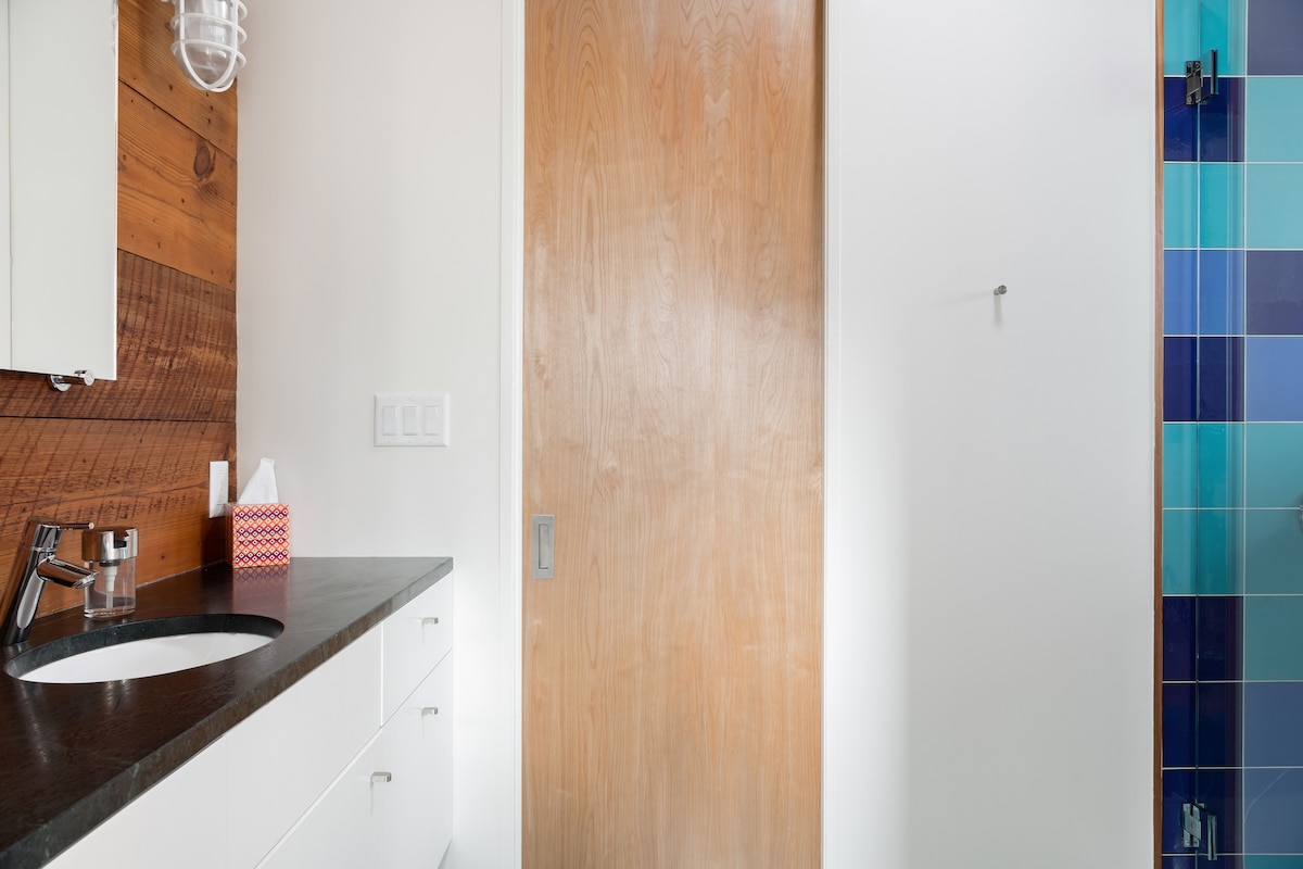 Stylish Alley Flat in Highly Walkable Central East Austin