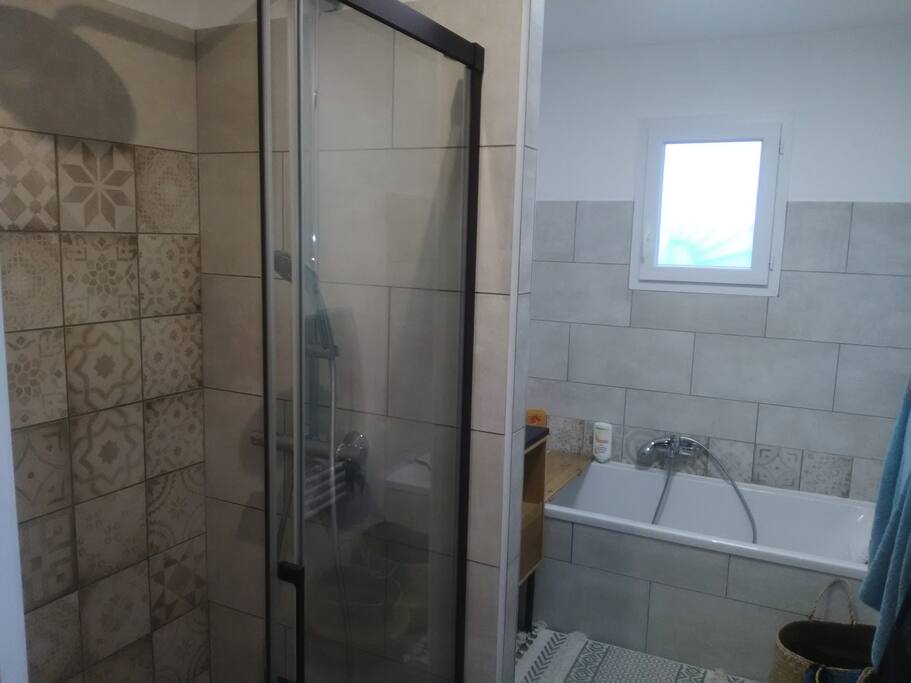 DOUCHE BAIGNOIRE meuble double vasque