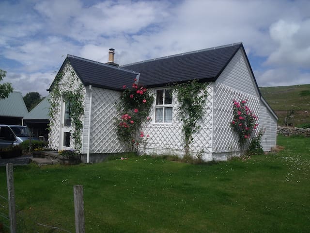 Airbnb Dunalastair Holiday Rentals Places To Stay