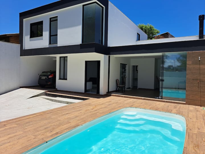 Casa De Praia Com Piscina - Florianópolis