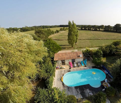 Comfortable gîte in a quiet area between the sea and the marsh!