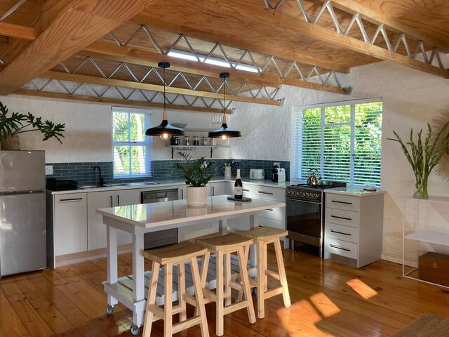 Stone Pine Studio Apartment gallery image 5