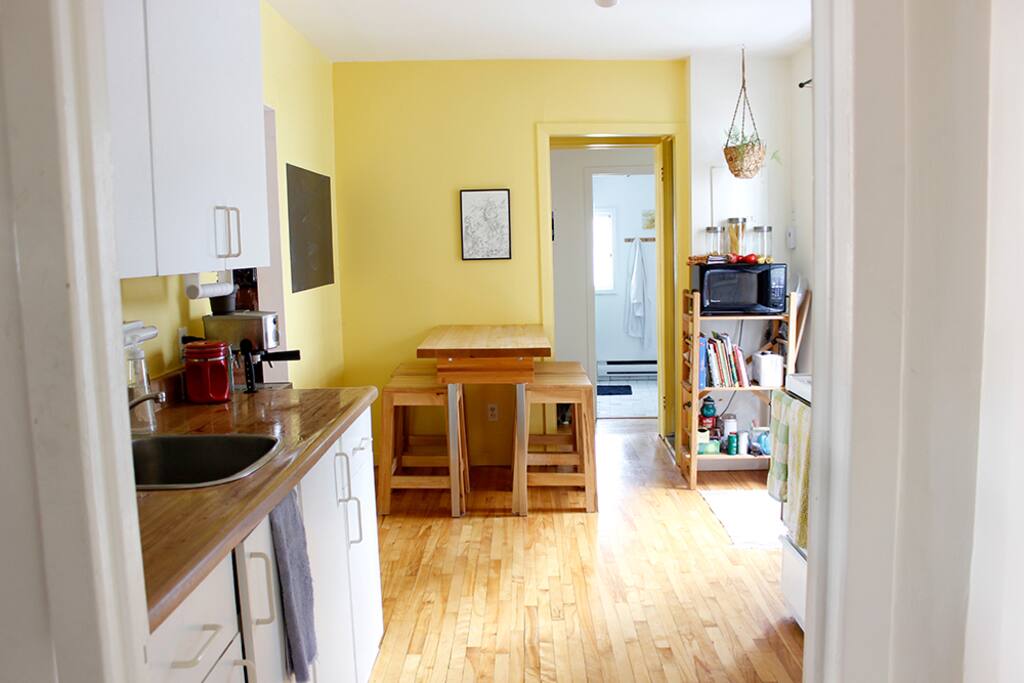 Cuisine spacieuse et lumineuse, café expresso inclus!