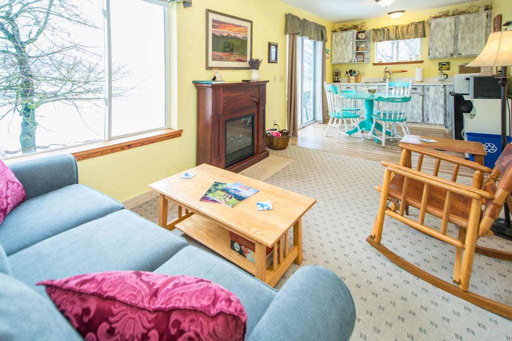Living room & kitchenette