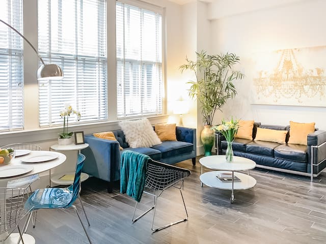 Prime, Safe location! Three Blocks From Bourbon!