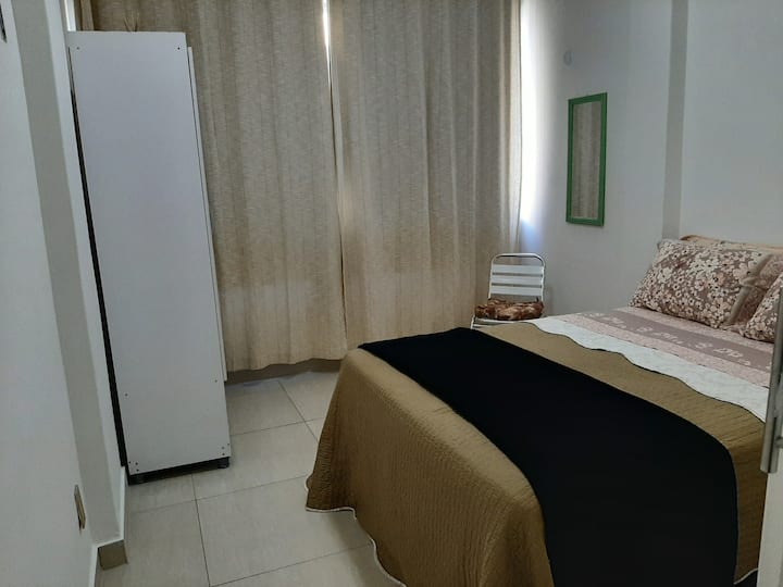 Otro ángulo de la habitación