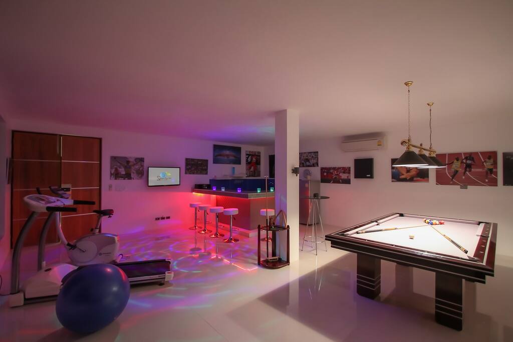 Entertainment room