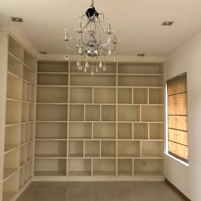 Workplace/library/study room
