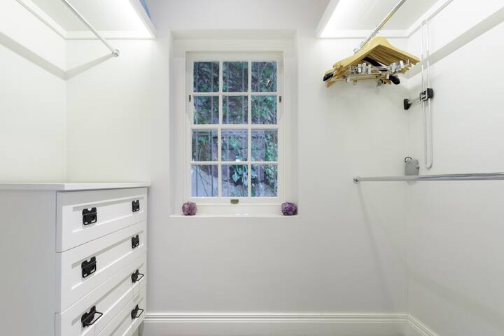 De Waterkant Villa with Rooftop Terrace and Pool gallery image 3