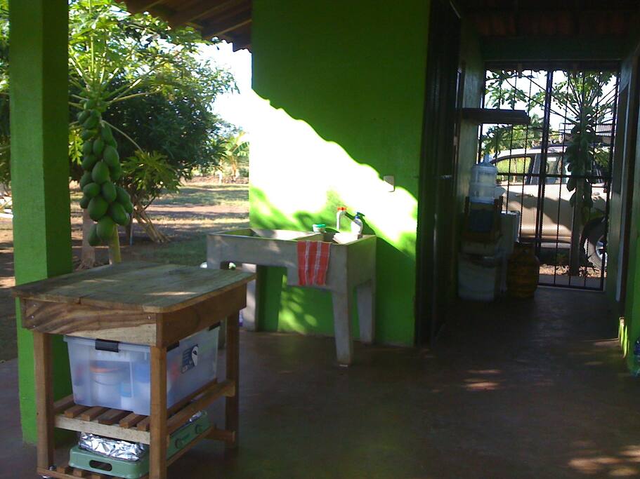 kitchen/secure breezeway